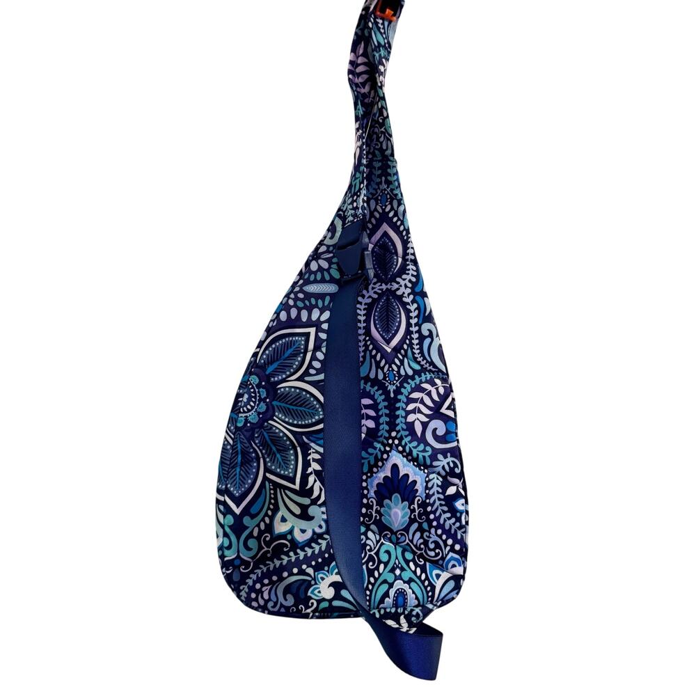 VERA BRADLEY cross Body Bag Blue and White GORGEOUS with adjustable strap - Picture 2 of 8